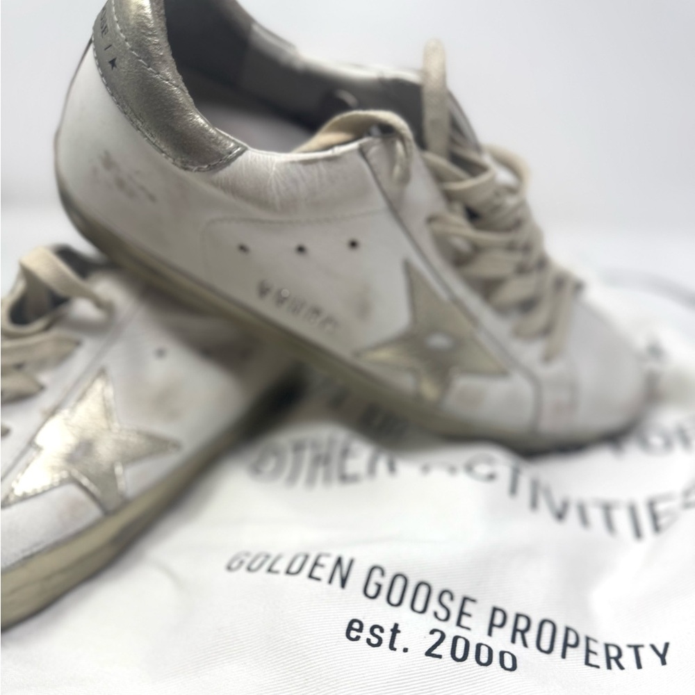 LIKE NEW, Authentic Golden Goose Super-Star sneakers | Size: 8